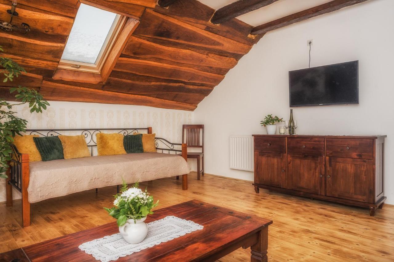Tri Mudraca Inn Karanac Exteriér fotografie