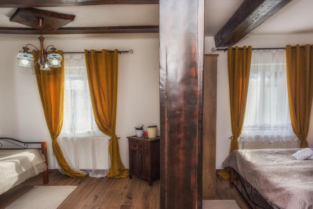 Tri Mudraca Inn Karanac Pokoj fotografie